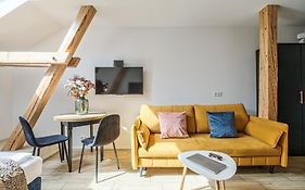 Urbanest City Center Apartment Mat2A